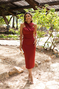 Vestido midi com decote halter
