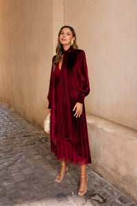 Vestido midi com decote halter