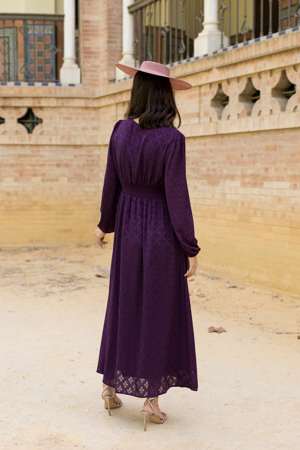 Vestido midi manga cascata