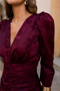 Vestido midi com decote halter