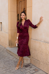 Vestido midi com decote halter