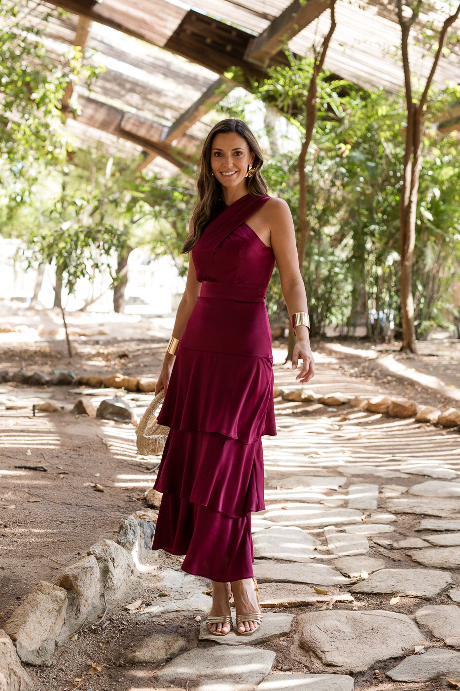 Vestido midi com decote halter