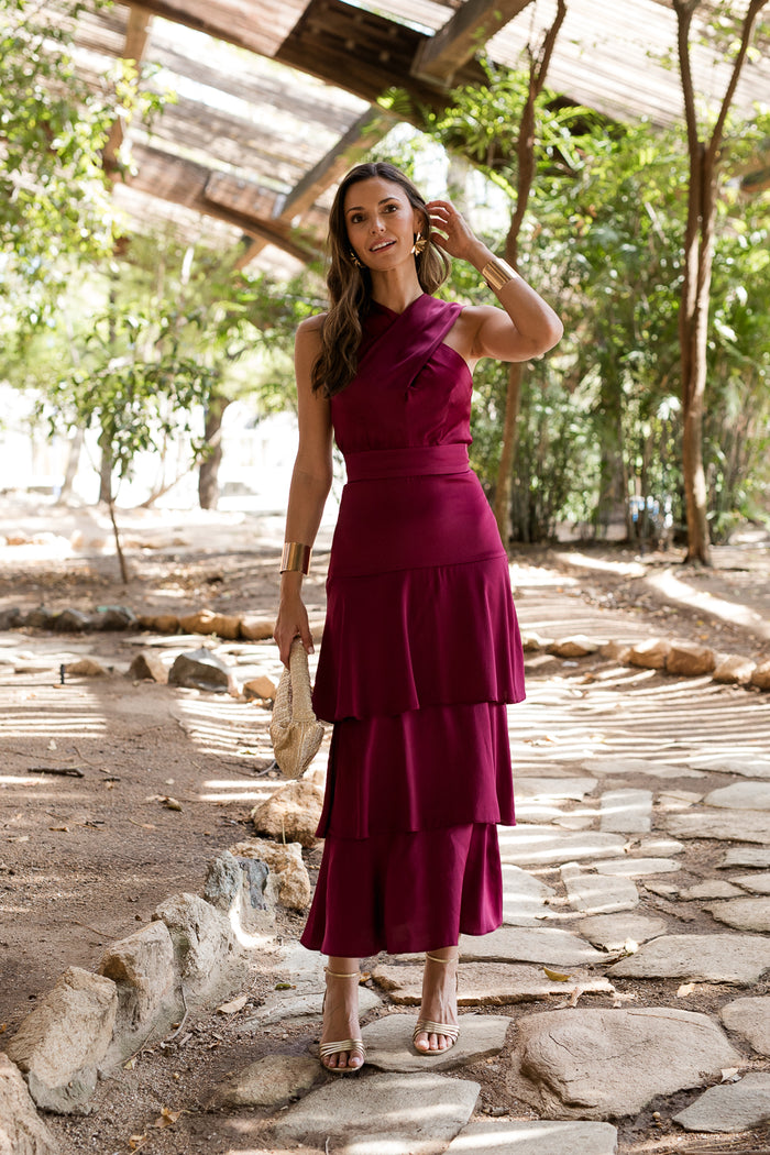Vestido midi com decote halter