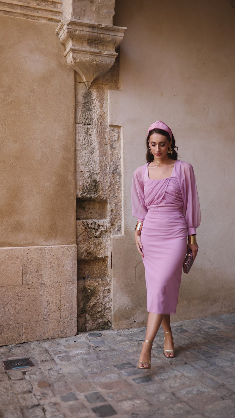 Vestido midi + mangas de tul rosa nude